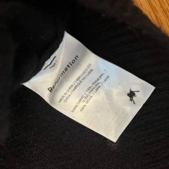 Reformation Nathalia Regenerative Wool Cardigan in Black Size M - Picture 6 of 6